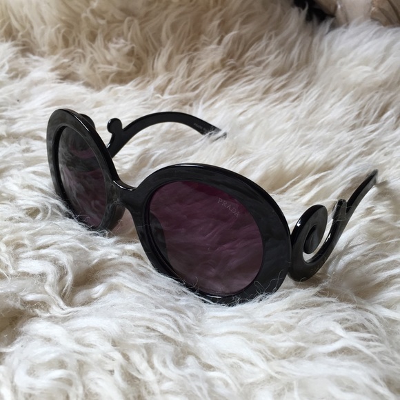 Brand new oversized sunglasses ✨Prada✨