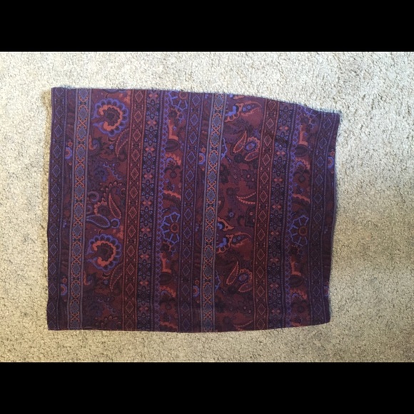 patterned pencil skirt
