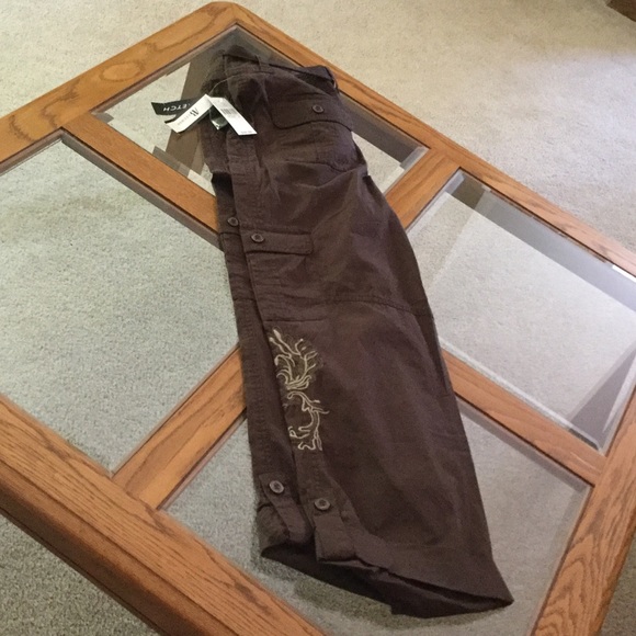 AB Studio's Stretch Capri - Picture 3 of 4