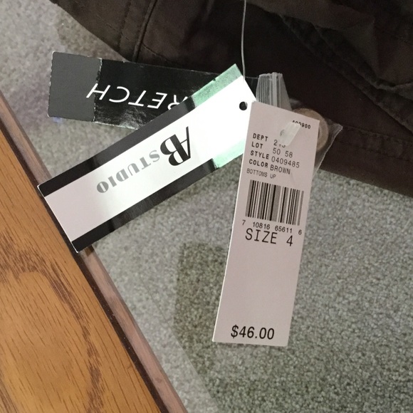 AB Studio's Stretch Capri - Picture 4 of 4