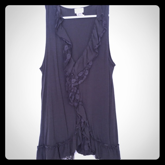 Black Ruffle Sleeveless Top