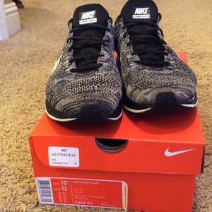 Nike Flyknit Racer "Oreo"