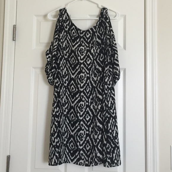 Black & White dress - shoulder cut outs