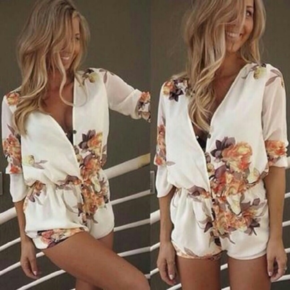 boutique  Tops - *LAST ONE* Playsuit Floral Romper