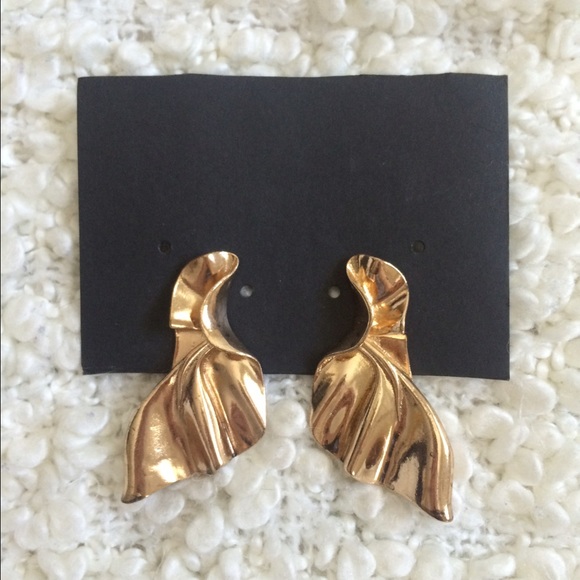 Zara earrings new