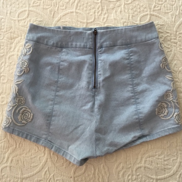 Urban outfitters jean shorts - Picture 2 of 4
