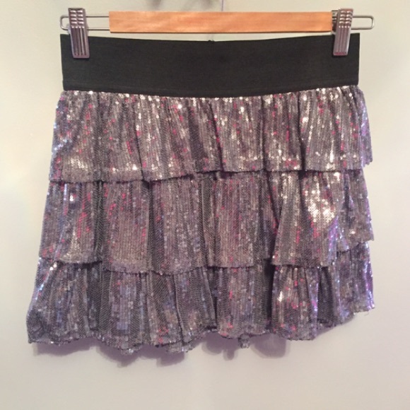 NWOT Kids silver sequin skirt