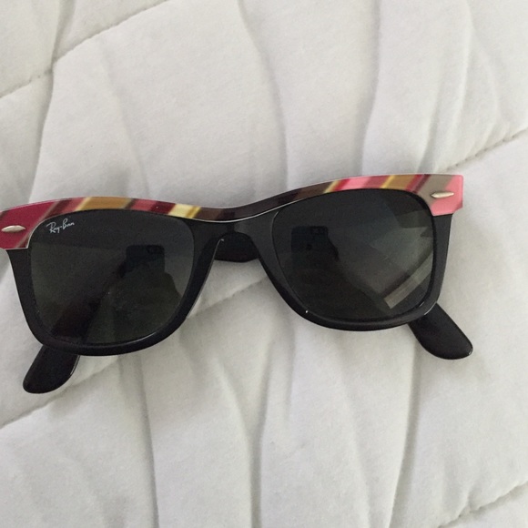 Authentic Ray Ban Wayfarer Sunglasess
