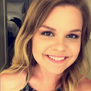 Meet your Posher, Abby