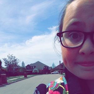 Meet your Posher, Maeve