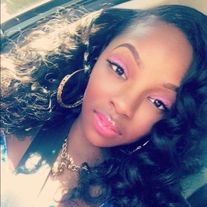 Meet your Posher, Chenee