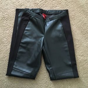 Leather panel leggings