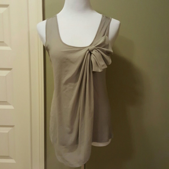 Gap bow front tank