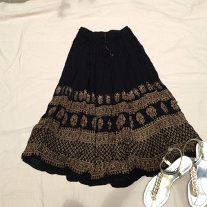 'Black Out When You Gold Me' maxi skirt