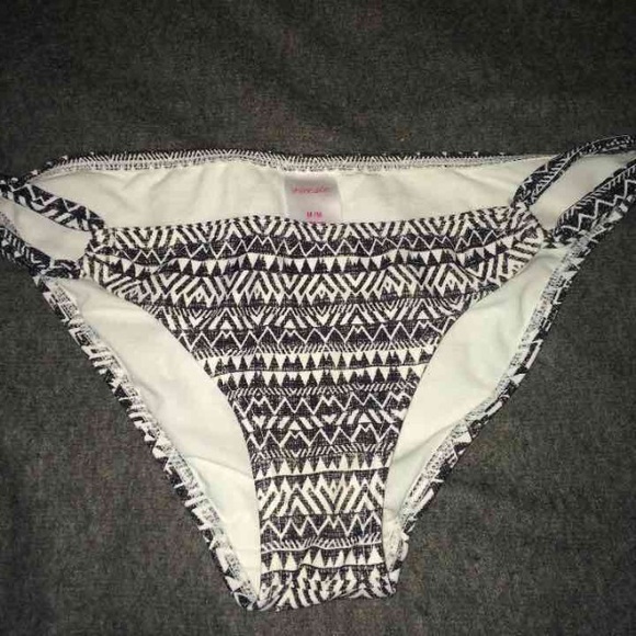 Bikini set - Picture 3 of 4