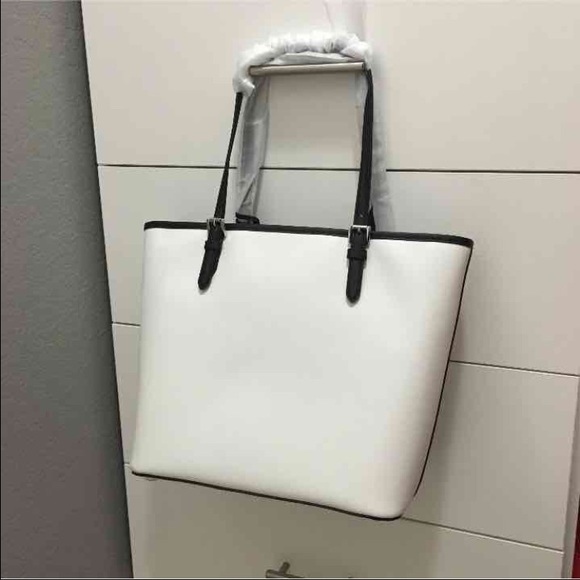 *SOLD* Michael Kors Tote - Picture 2 of 4