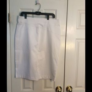 White pencil skirt