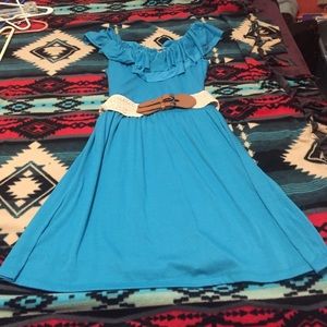 Clue dress belt included