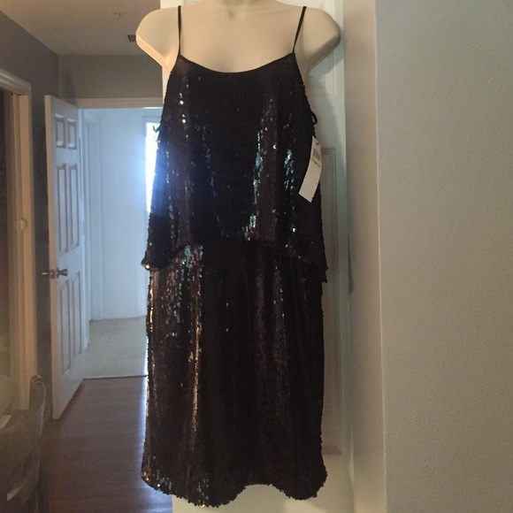 FLASH SALE!! 💥💥 new black sequined dress