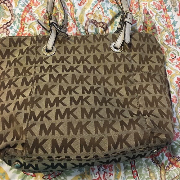 Micheal Kors purse!