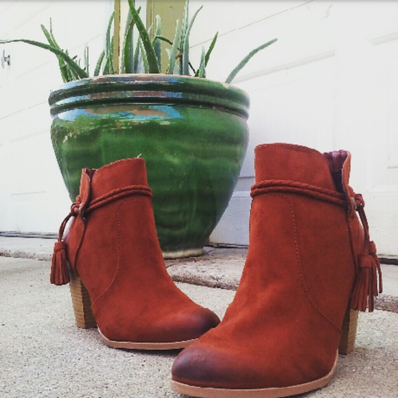 Shoes - //The Rebecca// whiskey tassel bootie