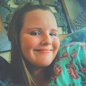 Meet your Posher, Mayce