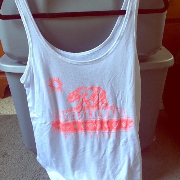 California billabong graphic tee