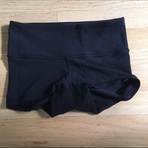 Lululemon Wunder Short