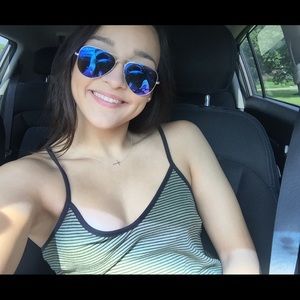 Meet your Posher, Lucy