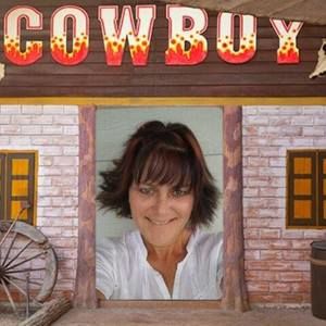 Meet your Posher, Lori