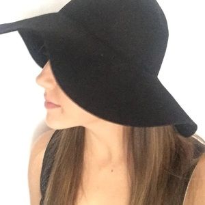 Floppy wool hat