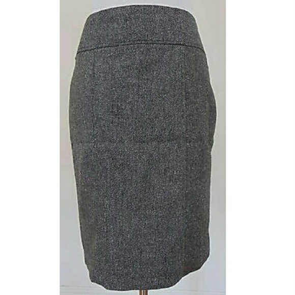 Preloved banana republic grey skirt size 4