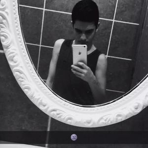 Meet your Posher, Alvaro