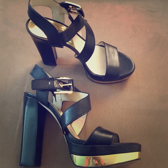 Michael Kors pumps