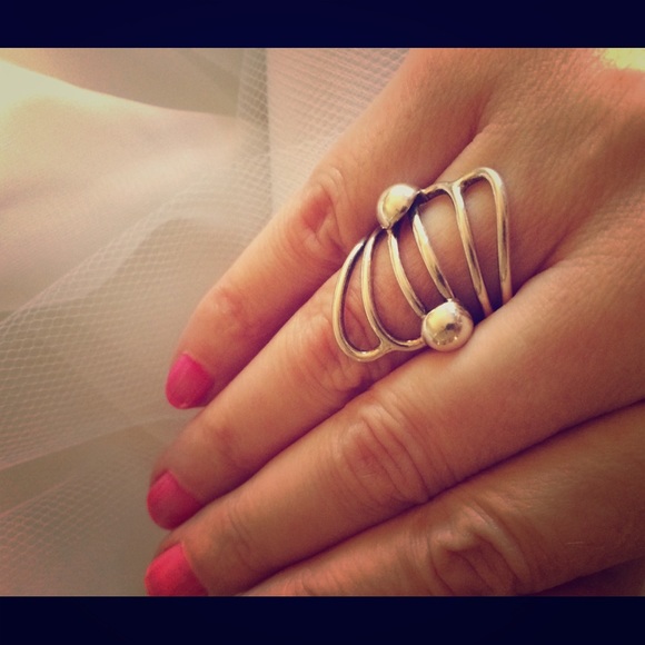 Ring - Picture 1 of 4