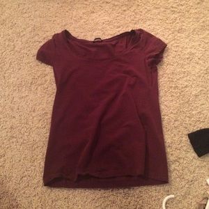 maroon tee shirt from h&m