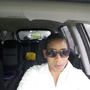 Meet your Posher, Larrissa