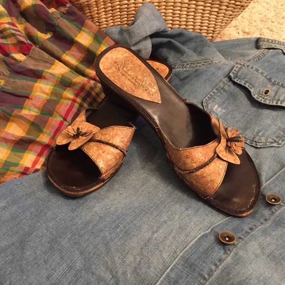 Soft Style Cork Sandals - Picture 1 of 4