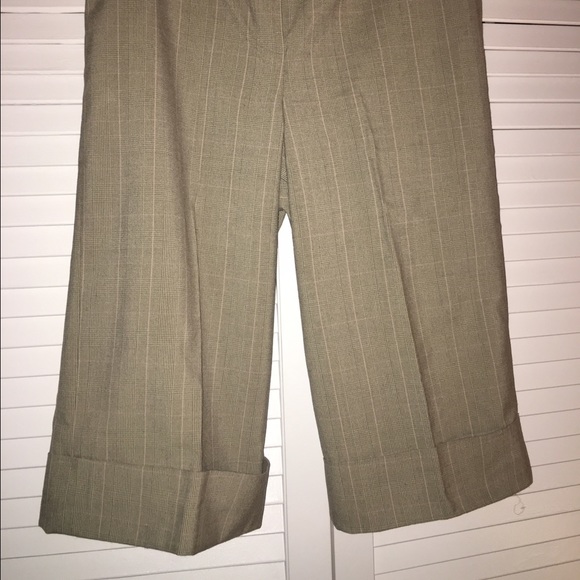 Work Capris - image 2