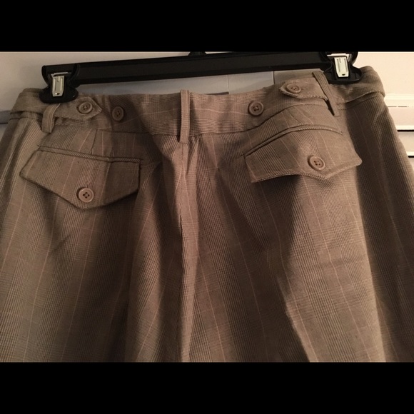 Work Capris - image 4