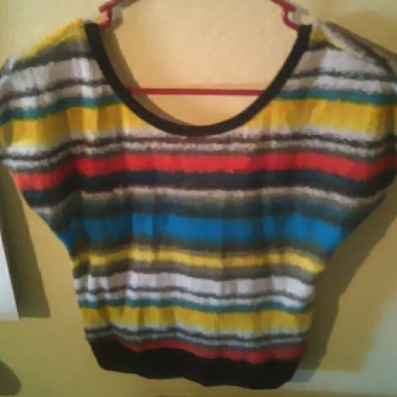 Very cute, short sleeved, colored striped top! - Picture 4 of 4