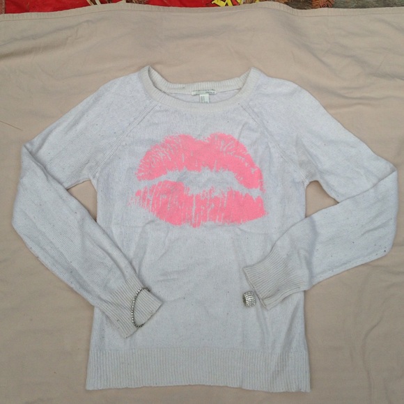 White Sweater/Shirt with Neon Pink Lips