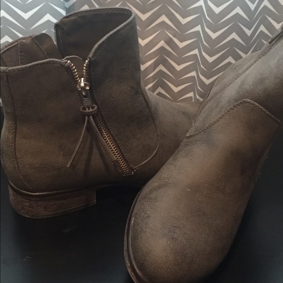 White Mountain Grey Double Zipper Booties