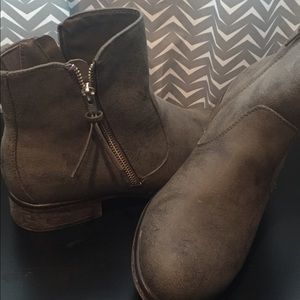 White Mountain Grey Double Zipper Booties