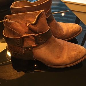 Freebird by Steve Madden booties
