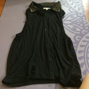 Studded collared tank