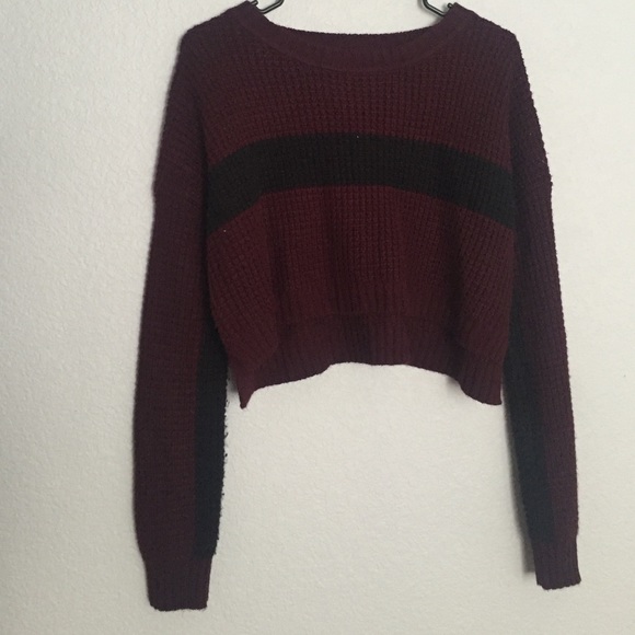 Hi-Lo Cropped Sweater - Picture 1 of 4