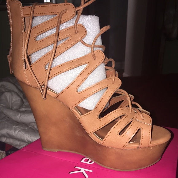 Tan Platform Sandals - Picture 3 of 4