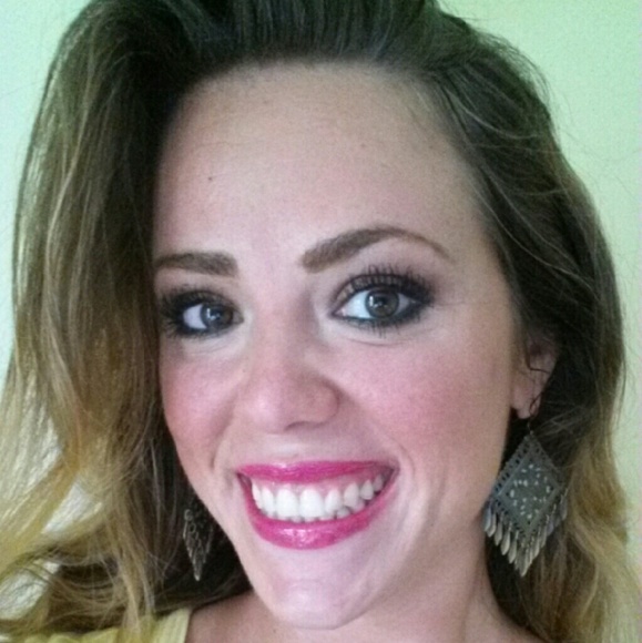 Hi! I'm Martina. Nice to meet you ๐ - Picture 4 of 4