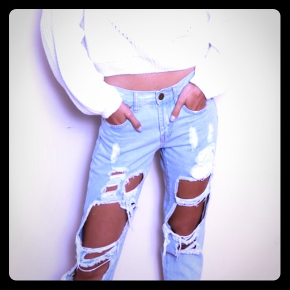NWOT White Fox Boutique BF ripped jeans - Medium